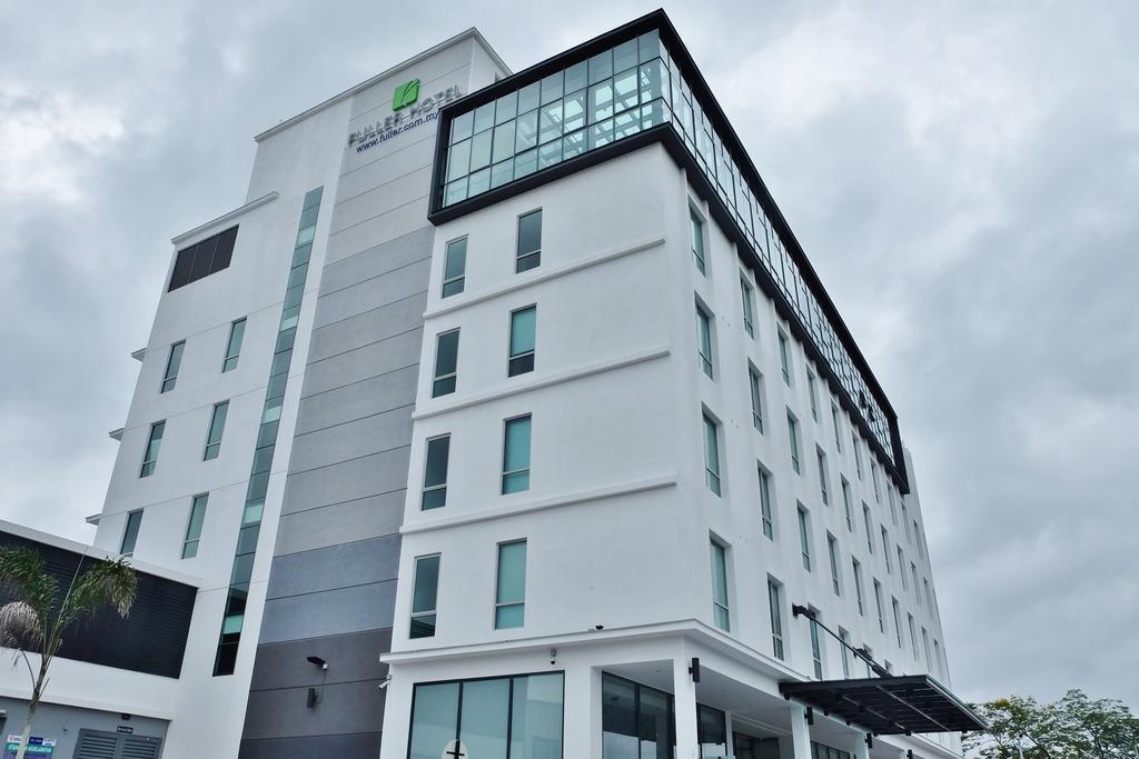Fuller Hotel Kulim Exterior foto